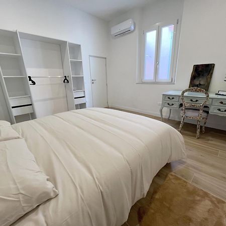 פראטו Home Cavour Prato מראה חיצוני תמונה